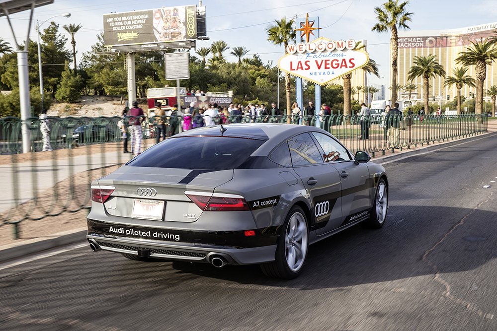 Une Audi A7 Sportback piloted driving dans les rues de Las Vegas lors du CAS 2015.