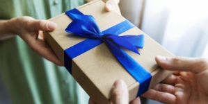Quel cadeau offrir à une femme de 20 ans ?