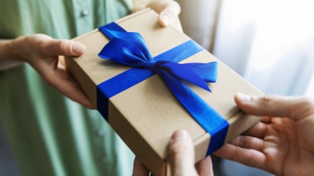Quel cadeau offrir à une femme de 20 ans ?