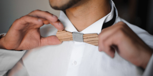 Pourquoi porter un nœud de papillon en bois pour son mariage ?