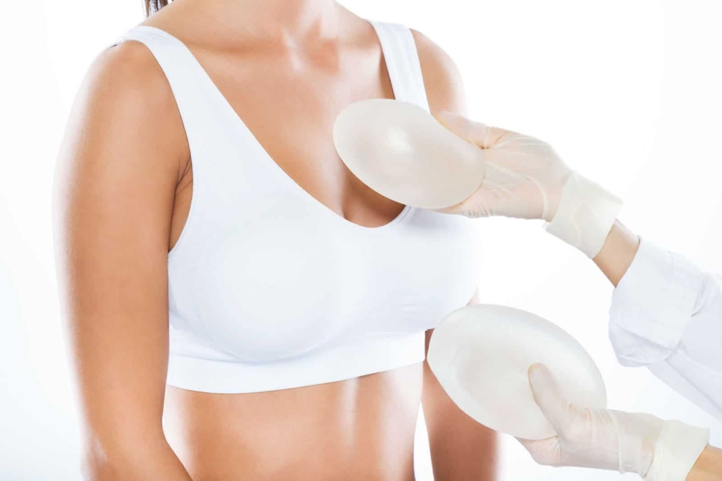 Augmentation mammaire en Tunisie: entre implants mammaires et lipofilling