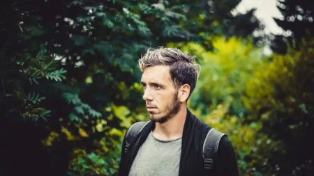 Chute de cheveux chez l’homme : quand faut-il s’inquiéter ?