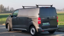 Aménagement Peugeot expert grâce à un kit bois