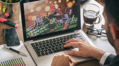 Comment surpasser vos adversaires et dominer les tables de poker Enligne