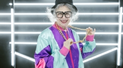 Comment incorporer des éléments de mode Y2K dans votre garde-robe moderne ?