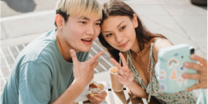 8 conseils pour prendre des selfies parfaits pour les réseaux sociaux